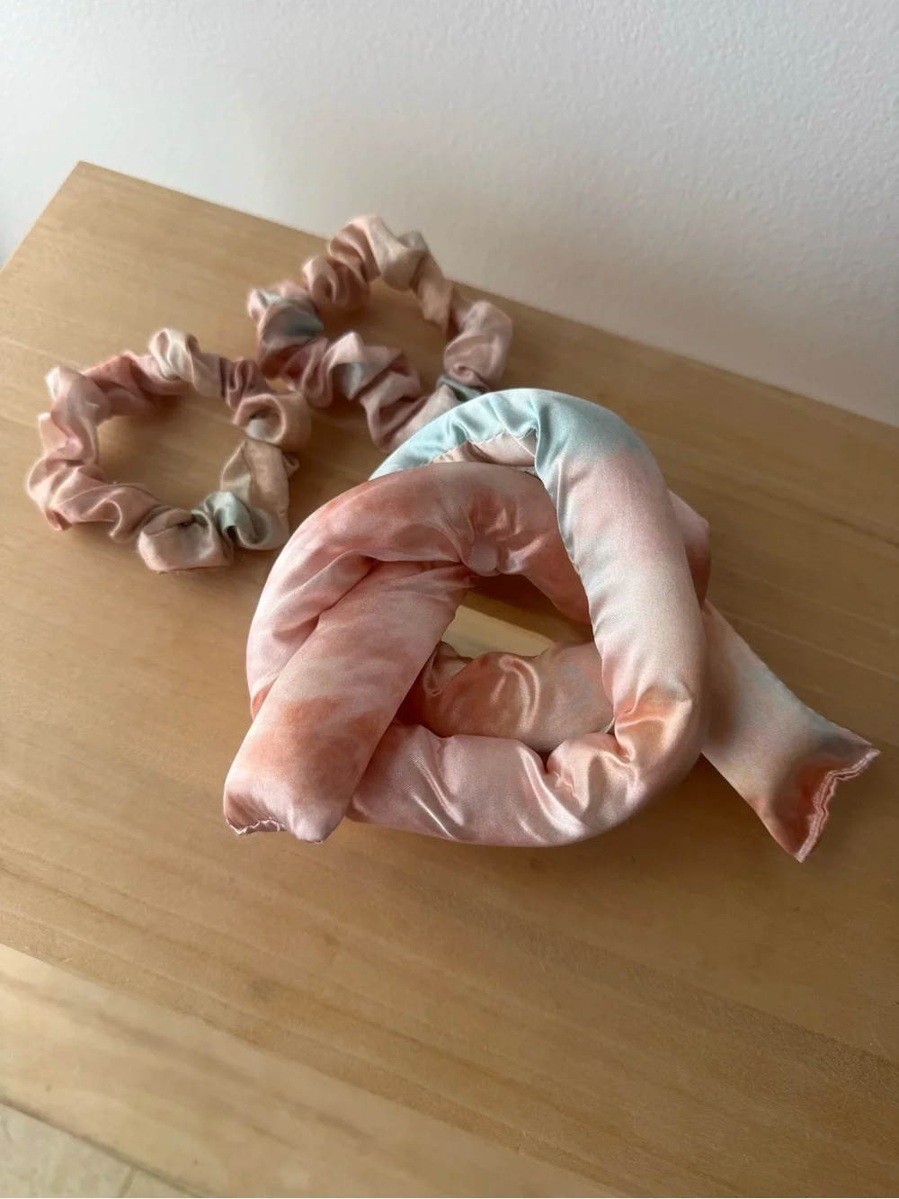 Kitsch satin heatless